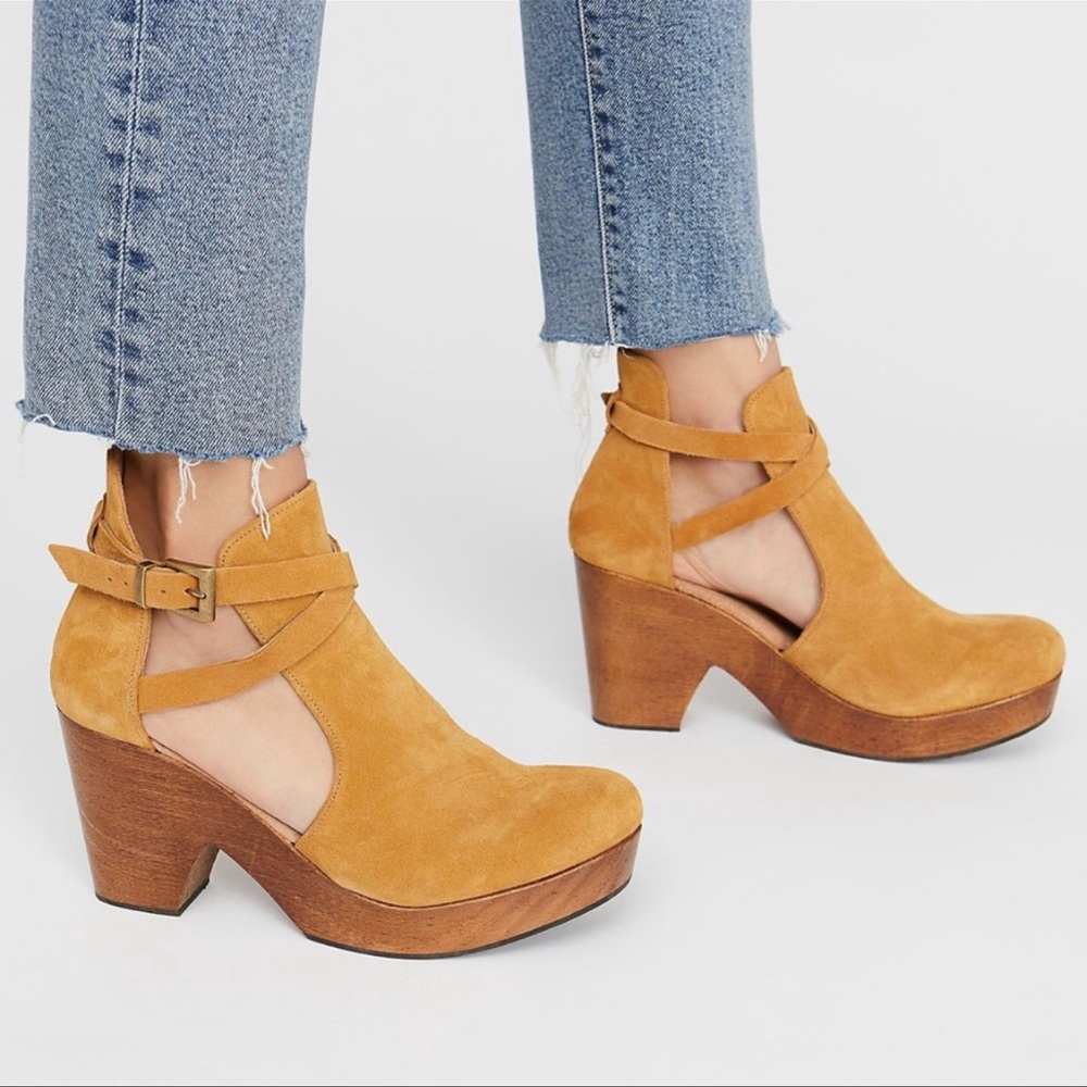 Free People Womens Yellow Taupe Suede Cedar Clog Shoes Size US 7/ 37 - Picture 3 of 15